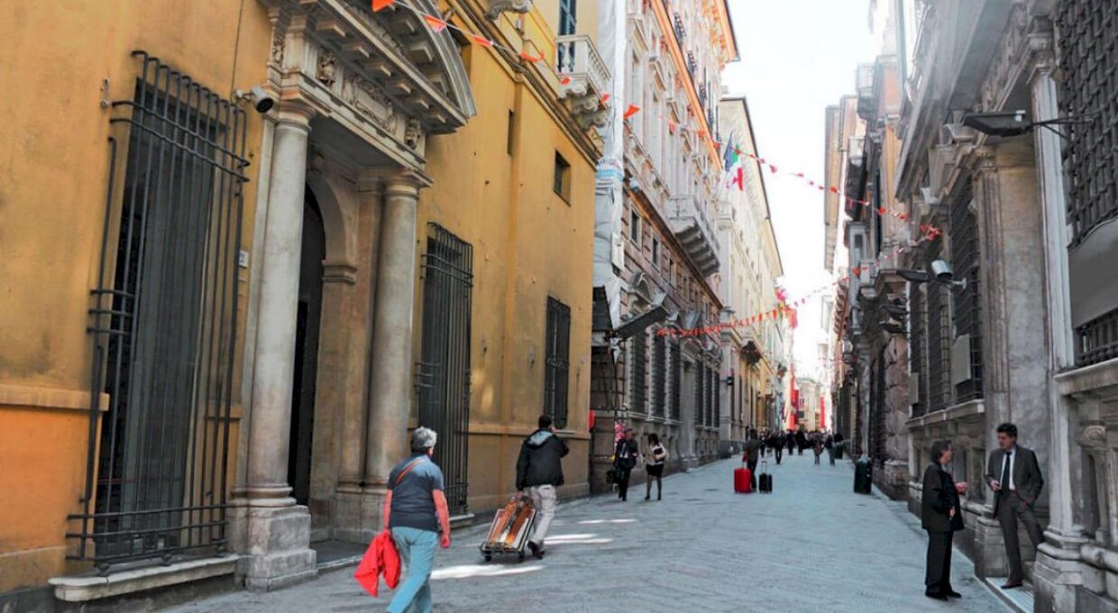 large-genua-68304967